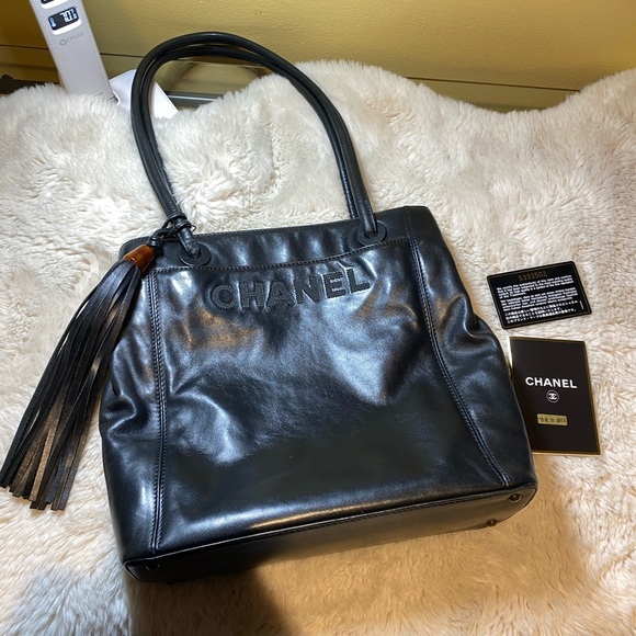 Pre loved vintage authentic Chanel tote bag - Picture 5 of 15
